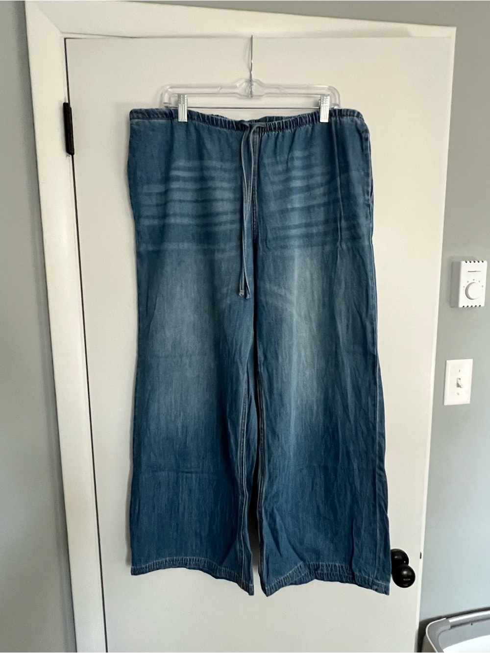 Women’s Pull-On Blue Wide-Leg Drawstring Jeans